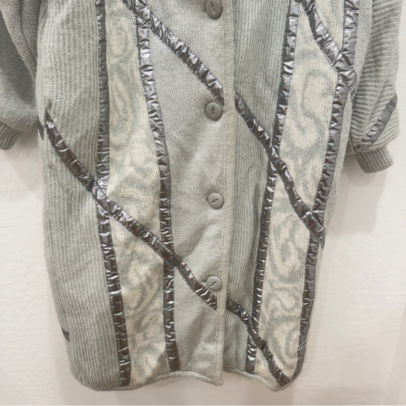 Vintage Pioneer Wear Knit Coat Womens 10 Gray Metallic Striped Long Length - Picture 3 of 10